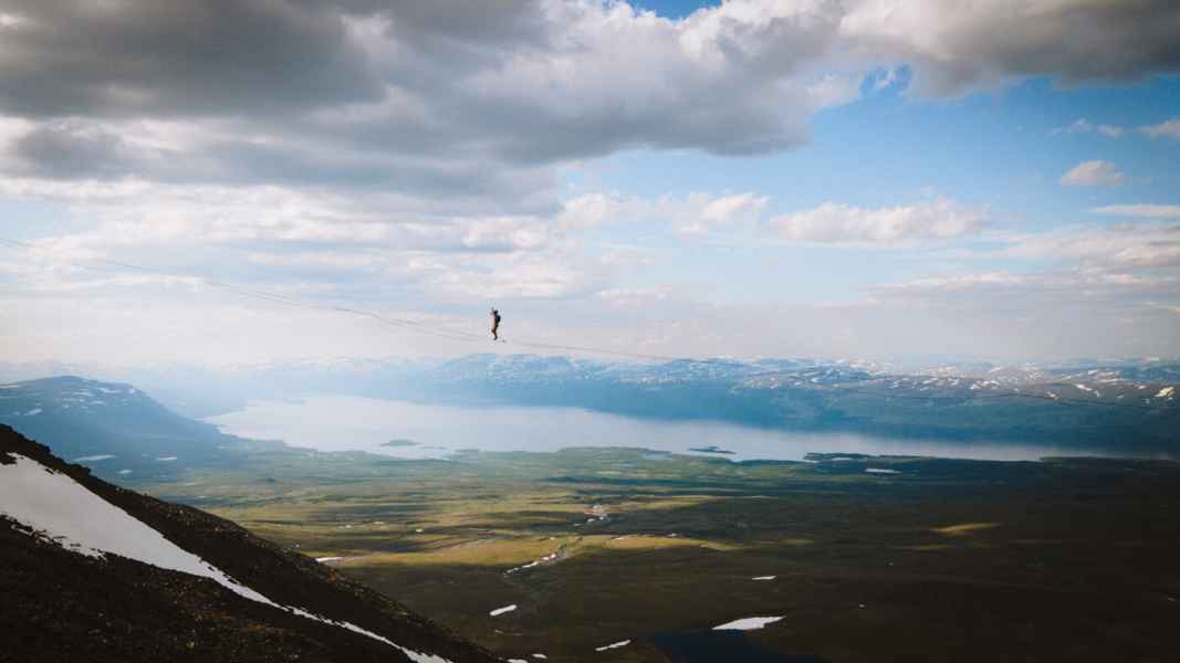 Lapporten (SE) highline 1,2 km world record on skydiamond 2021